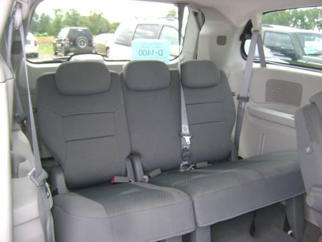 Chrysler Town and Country 2009 photo 5