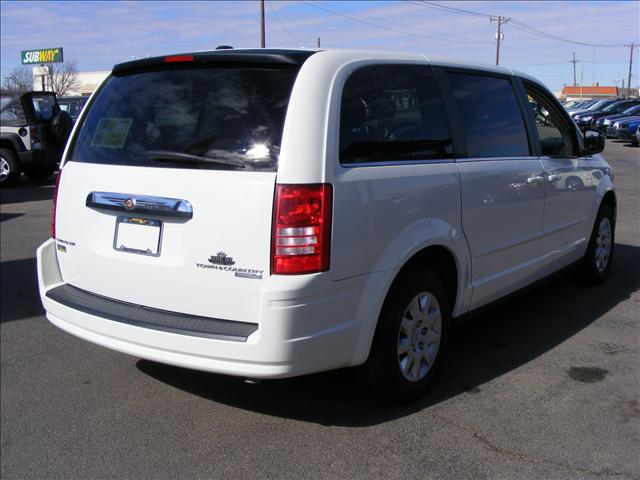 Chrysler Town and Country 2009 photo 4