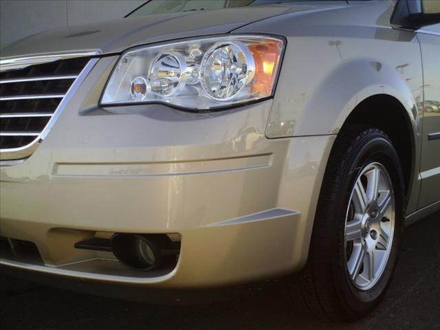 Chrysler Town and Country 2009 photo 4