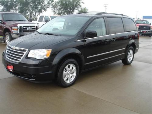 Chrysler Town and Country 2009 photo 3
