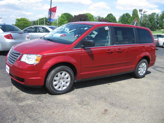 Chrysler Town and Country 4dr Sdn 4.3L 4matic AWD Sedan MiniVan