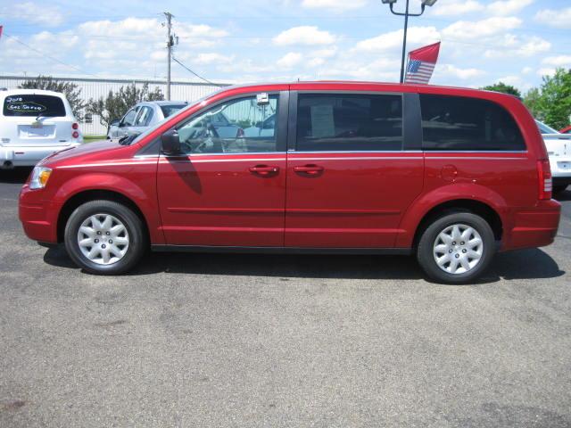 Chrysler Town and Country 2009 photo 1