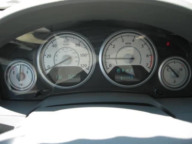 Chrysler Town and Country 2009 photo 3