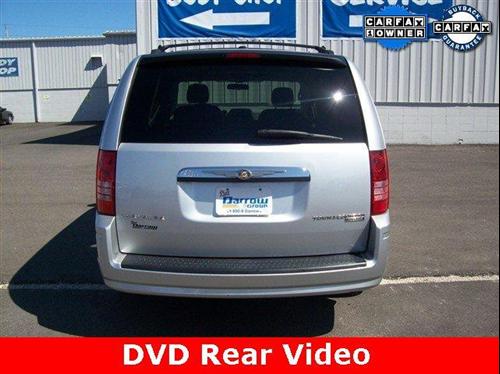 Chrysler Town and Country 2009 photo 3