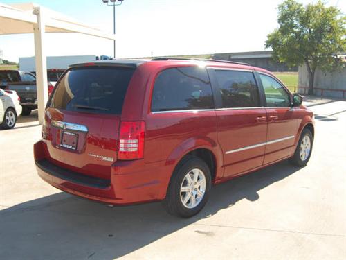 Chrysler Town and Country 2009 photo 1