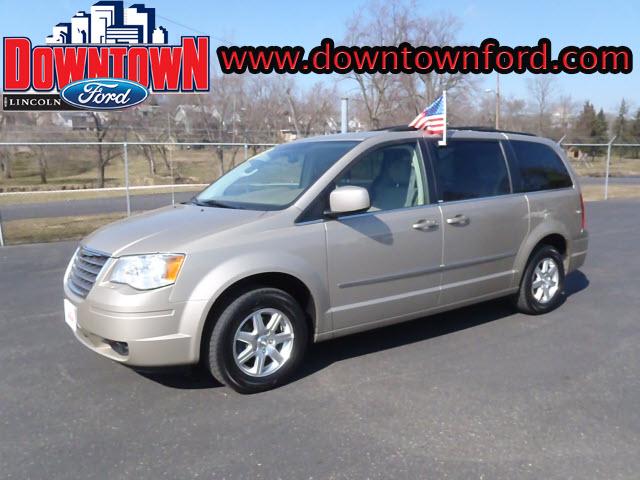Chrysler Town and Country 3.5 MiniVan