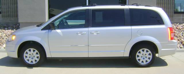 Chrysler Town and Country 2009 photo 1