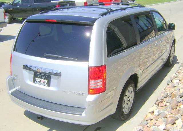 Chrysler Town and Country 2009 photo 5