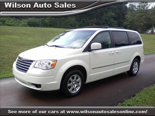 Chrysler Town and Country 5 LS MiniVan