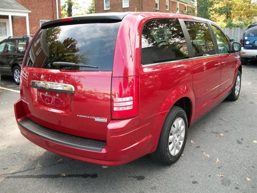 Chrysler Town and Country 2009 photo 1