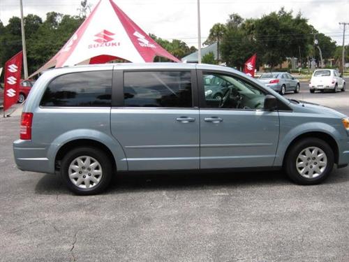 Chrysler Town and Country 2009 photo 1