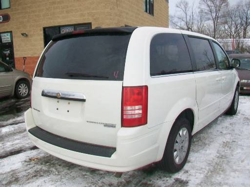 Chrysler Town and Country 2009 photo 4