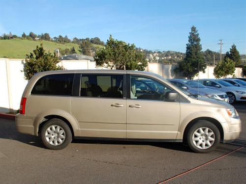 Chrysler Town and Country 2009 photo 1