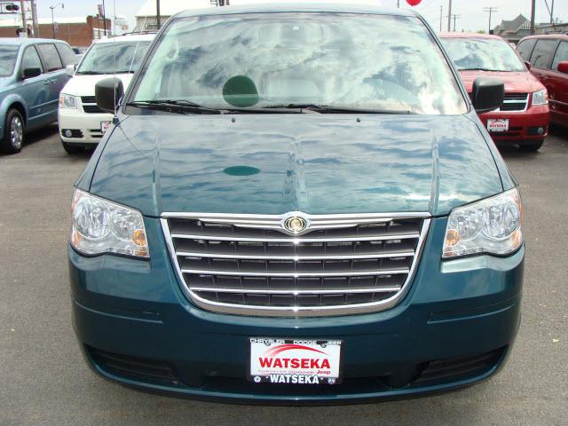 Chrysler Town and Country 2009 photo 1