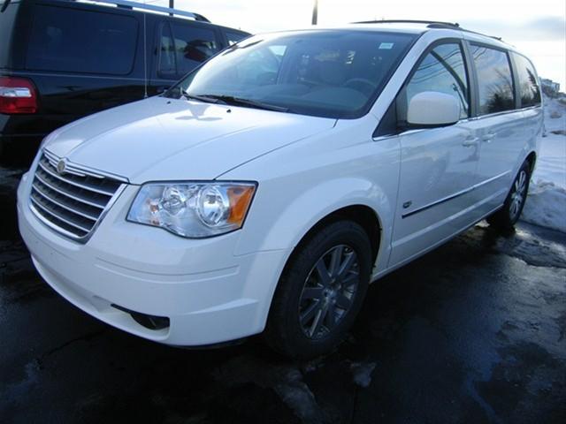 Chrysler Town and Country 3.5 MiniVan