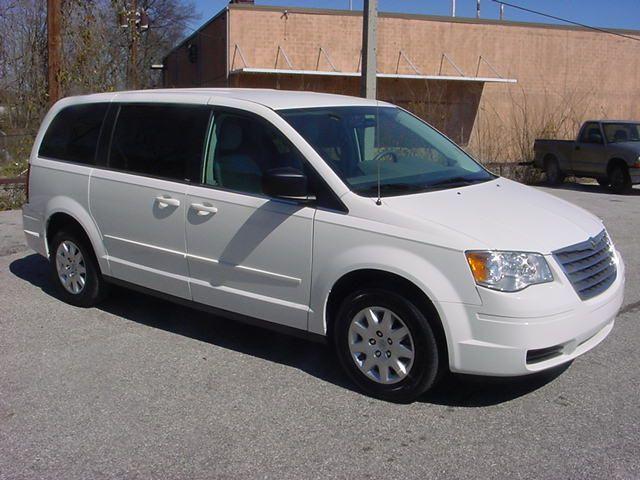 Chrysler Town and Country 2009 photo 1