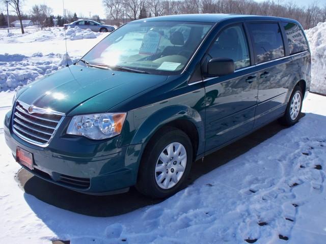Chrysler Town and Country 2009 photo 1