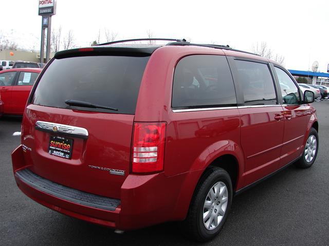 Chrysler Town and Country SL Regular Cab 2WD MiniVan