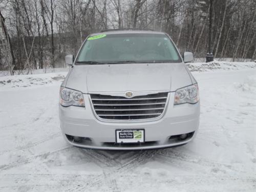 Chrysler Town and Country 2009 photo 1