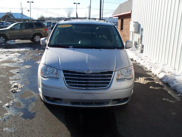 Chrysler Town and Country 2009 photo 1