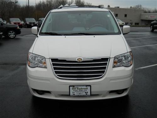 Chrysler Town and Country 2009 photo 1