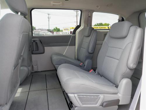 Chrysler Town and Country 2009 photo 4