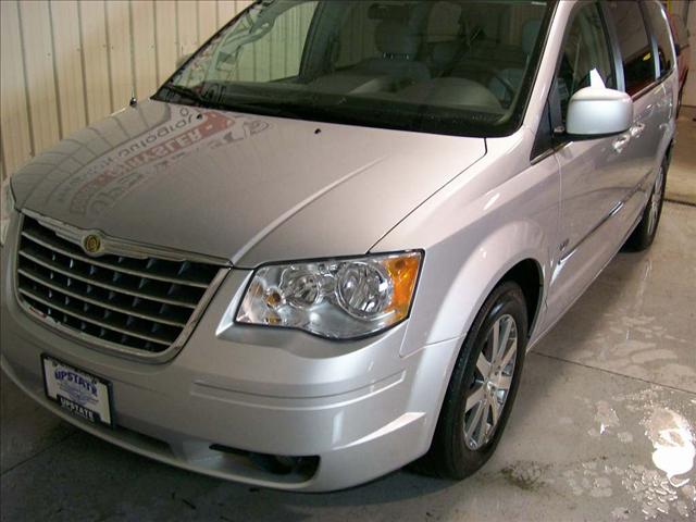 Chrysler Town and Country 2009 photo 4