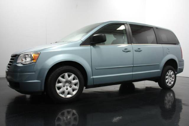 Chrysler Town and Country 2009 photo 5