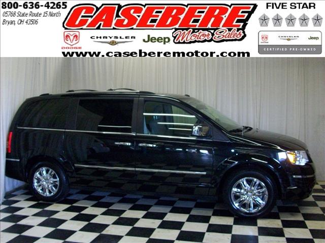 Chrysler Town and Country SLT 25 MiniVan