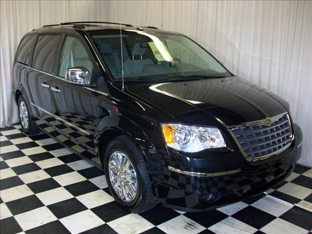Chrysler Town and Country 2009 photo 3
