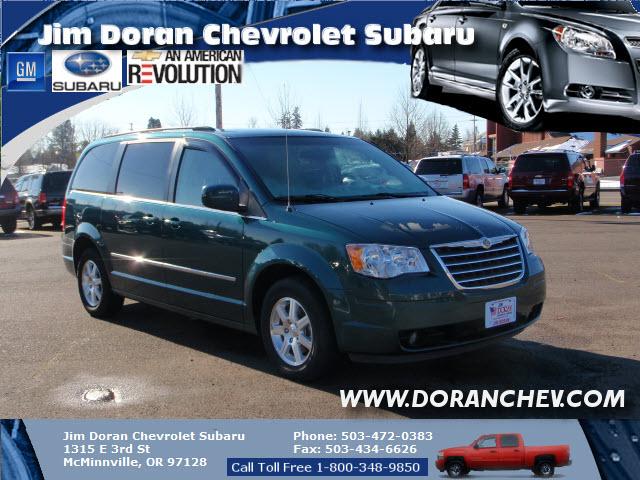 Chrysler Town and Country 3.5 MiniVan