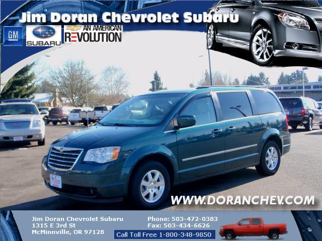Chrysler Town and Country 2009 photo 3