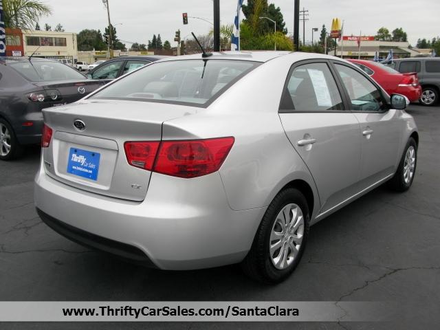 Chrysler Town and Country 2009 photo 3