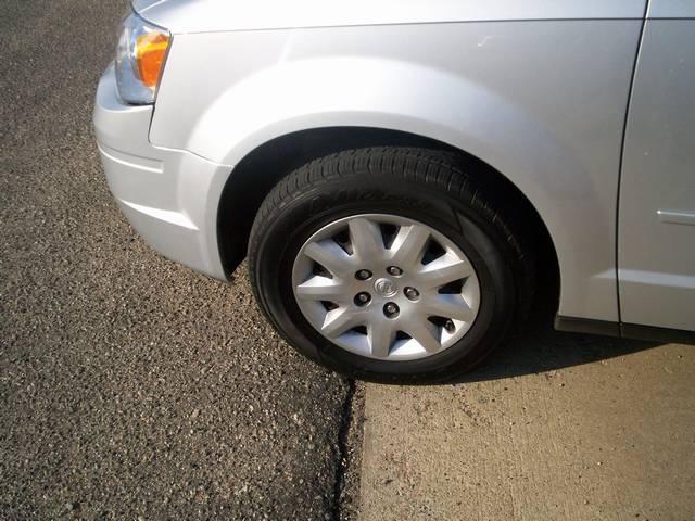 Chrysler Town and Country 2009 photo 1