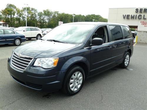 Chrysler Town and Country 2009 photo 1