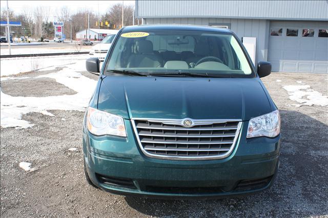 Chrysler Town and Country 2009 photo 1