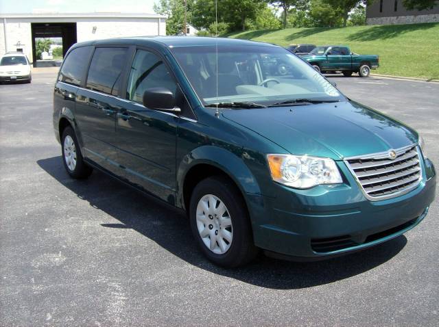 Chrysler Town and Country 2009 photo 5