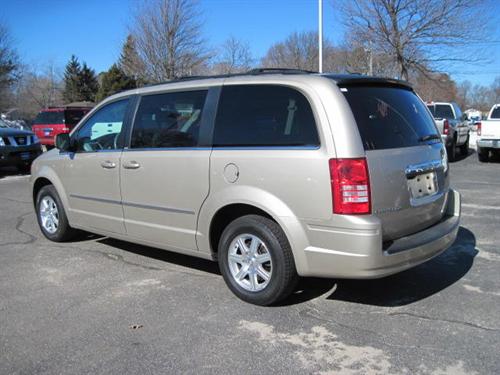 Chrysler Town and Country 2009 photo 1