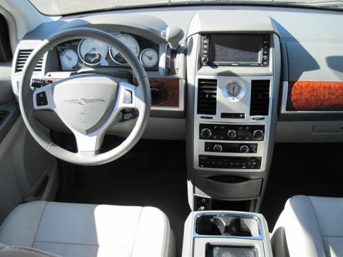 Chrysler Town and Country 2009 photo 4