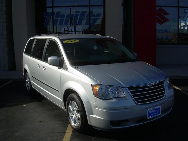 Chrysler Town and Country 3.5 MiniVan