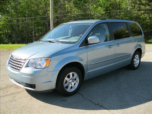 Chrysler Town and Country 3.5 MiniVan
