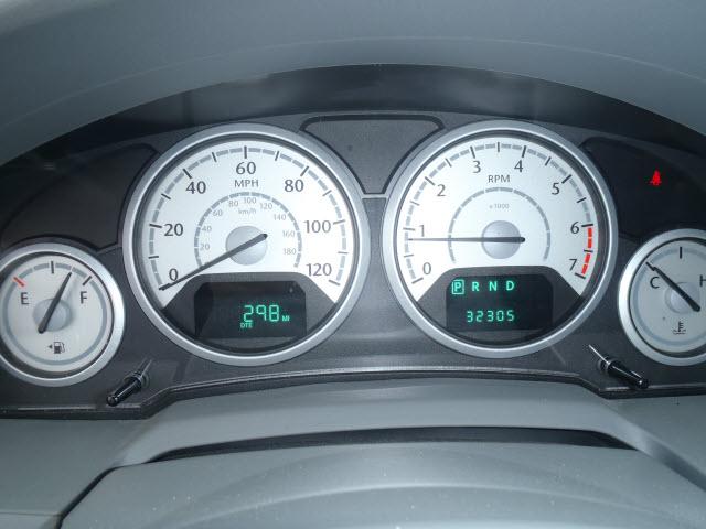 Chrysler Town and Country 2009 photo 5