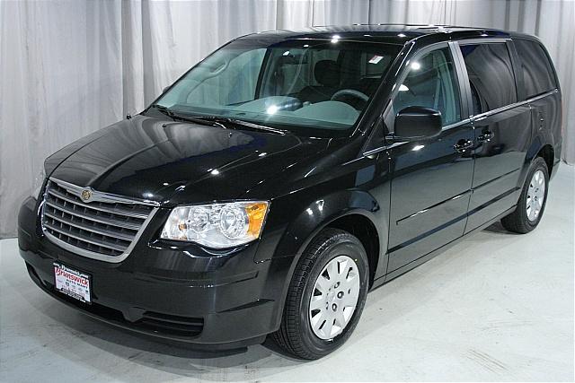 Chrysler Town and Country 4dr Sdn 4.3L 4matic AWD Sedan MiniVan