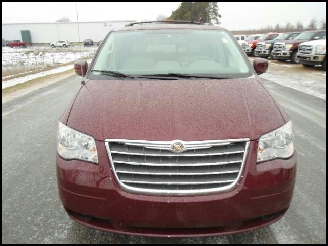 Chrysler Town and Country 2009 photo 1