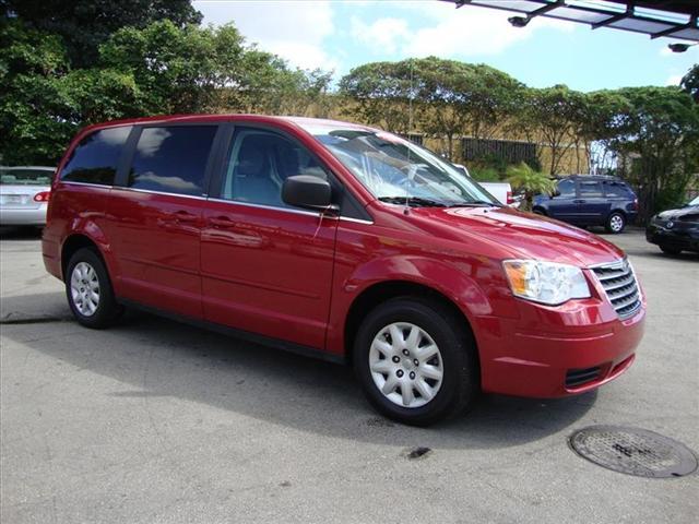 Chrysler Town and Country 2009 photo 4