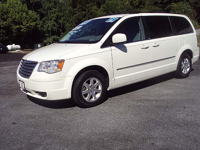 Chrysler Town and Country 3.5 MiniVan