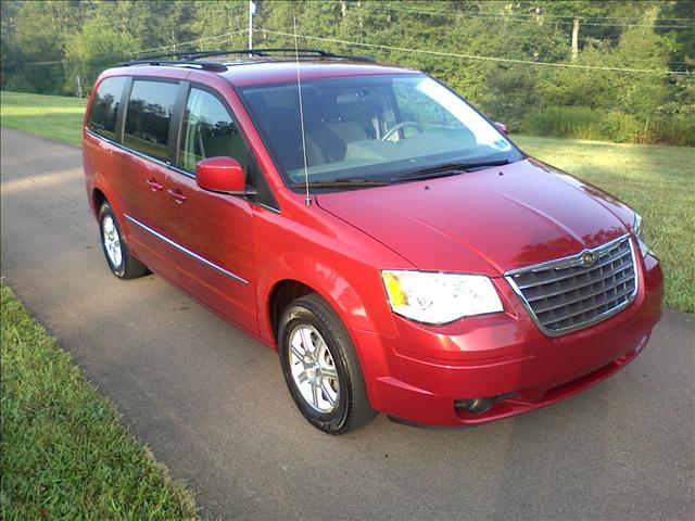 Chrysler Town and Country 5 LS MiniVan