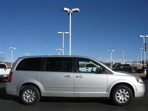 Chrysler Town and Country 2009 photo 1