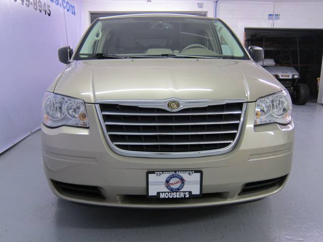Chrysler Town and Country 2009 photo 4