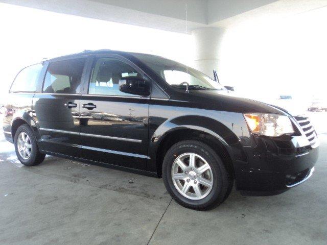 Chrysler Town and Country 3.5 MiniVan